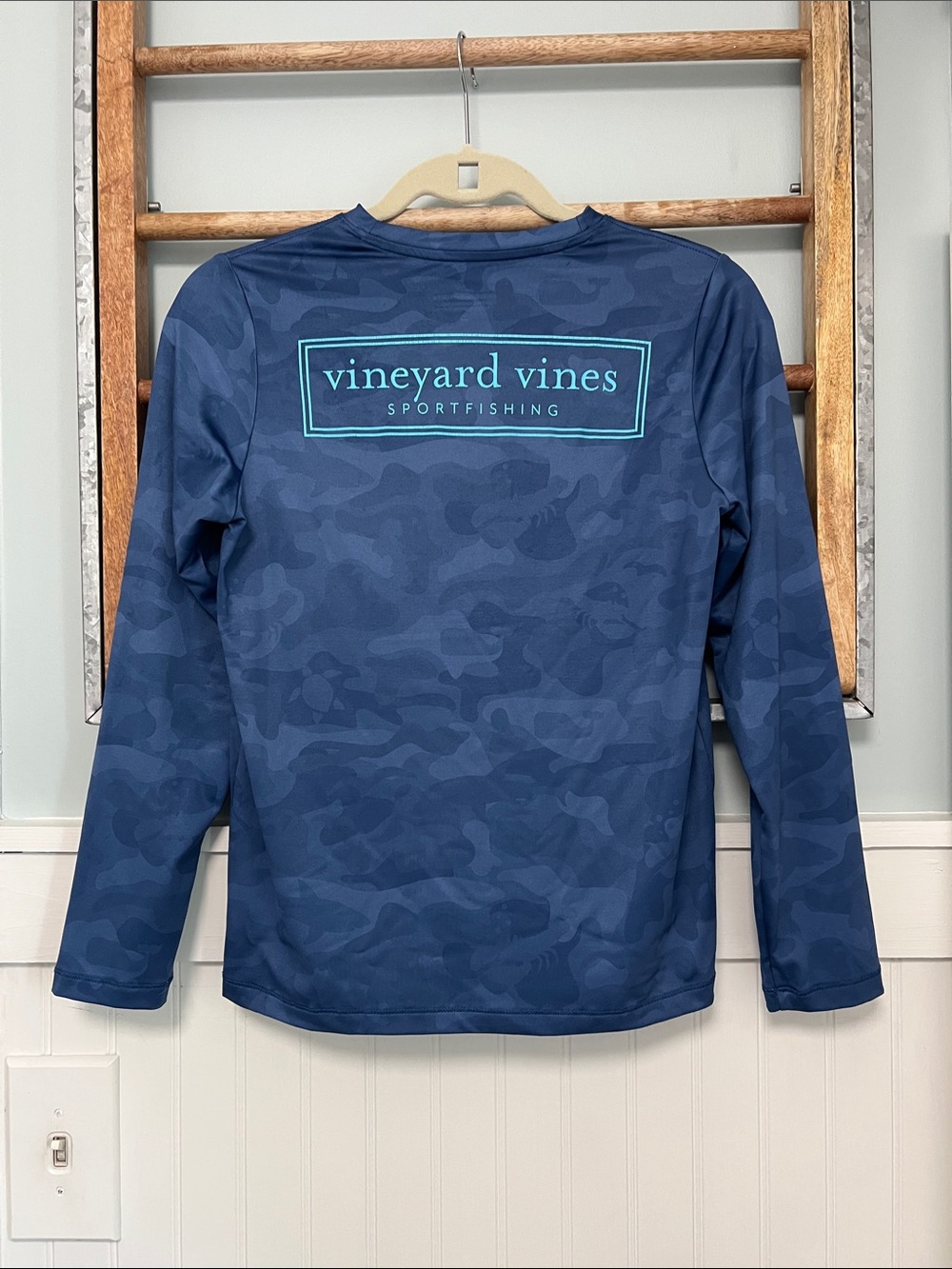 Boys, Vinyard Vines long sleeve performance shirt size small (8-10) blue camo
